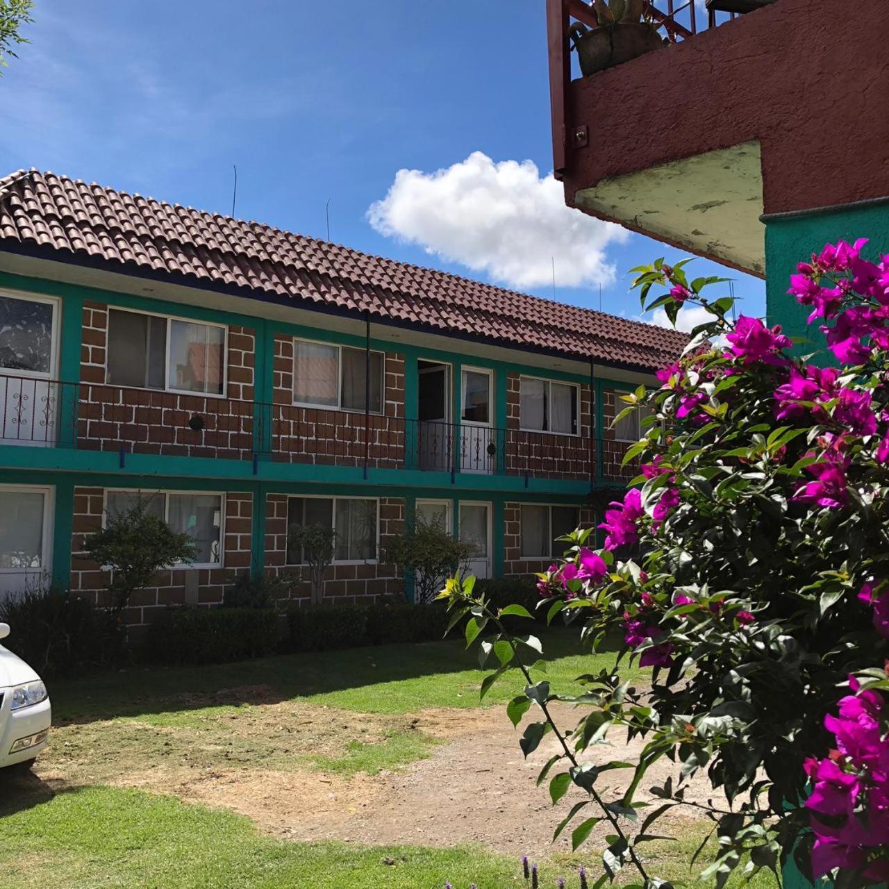 Hotel Las Fumarolas De Don Goyo Чолула Экстерьер фото